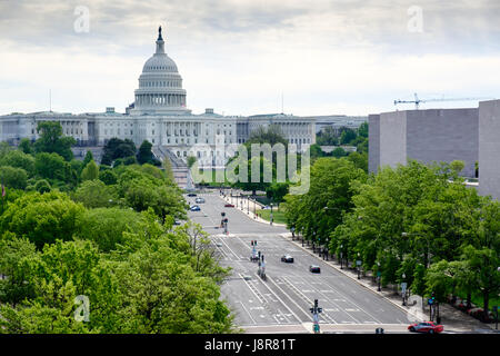 Vista lungo Pennsylvania Avenue di United States Capitol, Washington DC, Stati Uniti d'America Foto Stock