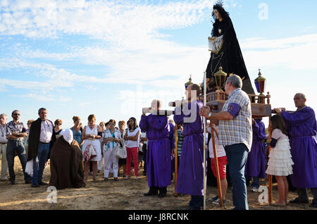 La processione di 'Picaos' durante la croce di settembre. Il Picaos sono una penitenza della religione cristiana, eseguita solo nella città di San Vicent Foto Stock