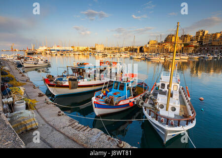 Il vecchio porto veneziano in Heraklion, Creta, Grecia. Foto Stock