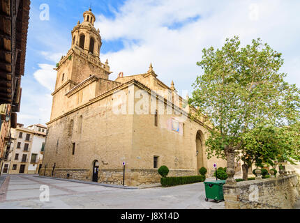 Il XVII secolo ex collegiata di Santa María la Mayor nella vecchia città di Rubielos De Mora in Gúdar Javalambre-regione, Teruel Aragona, Spagna Foto Stock