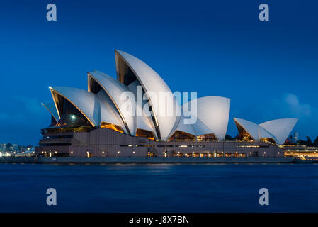 Sydney Opera House dopo il tramonto. NSW. Australia. Foto Stock