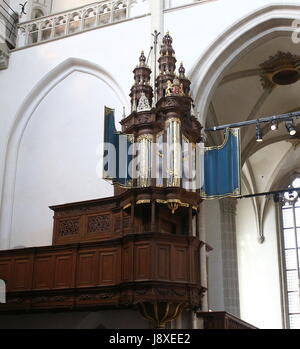 Interno del xv secolo Nieuwe Kerk su piazza Dam, centro di Amsterdam, Paesi Bassi. Foto Stock