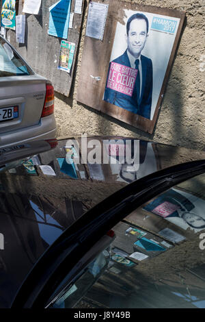 Partito socialista francese candidato presidenziale Benoît Hamon poster su 26 Maggio, 2017, in Termes, Languedoc-Rousillon, nel sud della Francia Foto Stock