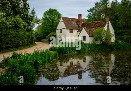 Willy Lotts House, vicino Deadham serratura e Flatford mulino sul fiume Stour, East Bergholt, Suffolk , REGNO UNITO. La zona denominate "Constable Country", Foto Stock