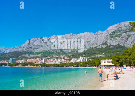 Plaza Donja Luka, la spiaggia principale, Makarska, Dalmazia, Croazia Foto Stock