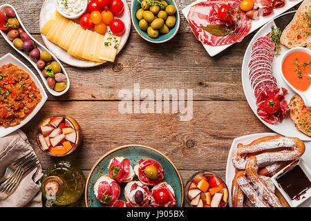 Tapas spagnoli e sangria Foto Stock