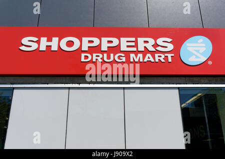 Close-up di un Shoppers Drug Mart farmacia sign in Vancouver, British Columbia, Canada Foto Stock