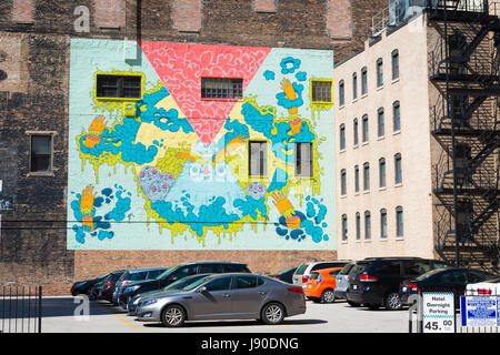 Chicago Illinois Loop South Wabash Avenue carpark Columbia College gigante graffiti murali graffitti grafitti parcheggio $45 a notte metal fire escape Foto Stock