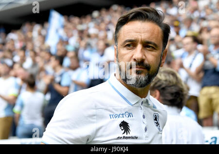 Monaco di Baviera, Germania. Il 30 maggio 2017. Monaco di Baviera pullman Vitor Pereira durante la Bundesliga tedesca 2° Divisione retrocessione partita di calcio tra TSV 1860 Monaco di Baviera e Jahn Regensburg in stadio Allianz Arena di Monaco di Baviera, Germania, il 30 maggio 2017. Foto: Peter Kneffel/dpa/Alamy Live News Foto Stock