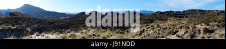 Panorama del deserto Tabernas, una delle più esclusive deserti del mondo. L'unico deserto europeo e uno dei famosi punti di riferimento in Spagna. Andalusia Foto Stock