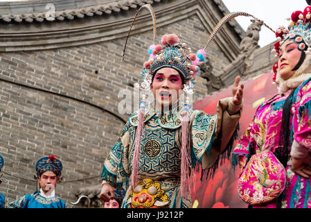 Cinese Tradizionale Opera le prestazioni di Pingyao, nella provincia di Shanxi, Cina Foto Stock
