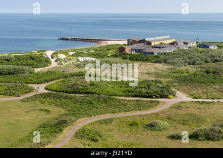 Vista aerea a campi di tedesco Isola Helgoland con ostello della gioventù Foto Stock