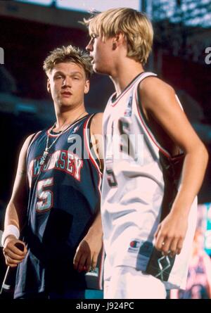 NICK E AARON CARTER effettuando in corrispondenza di Z100's ZOOTOPIA al Giants Stadium di New Jersey. Giugno 2, 2002 Photo by © RTBonomo / MediaPunch Foto Stock