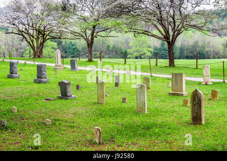 Un vecchio cimitero in Cades Cove sezione del Parco Nazionale di Great Smoky Mountains Foto Stock
