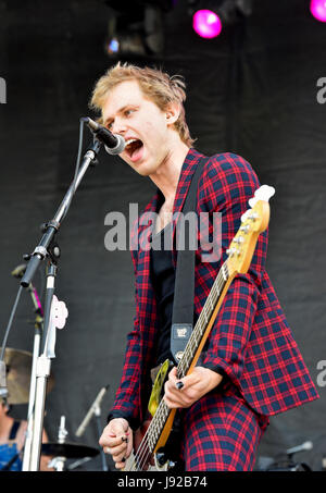 Napa Valley, California, 28 maggio 2017 - Indie / punk band SWMERS presso il Festival BottleRock - Photo credit: Ken Howard/Alamy Foto Stock