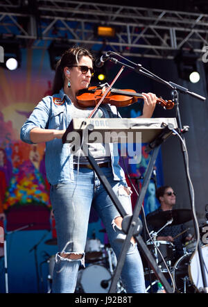 Napa Valley, California, 28 maggio 2017 - Il Strumbellas presso il Festival BottleRock - Photo credit: Ken Howard/Alamy Foto Stock