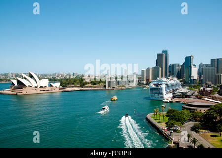 SYDNEY, Australia - 12 dicembre 2016: Sydney il famoso Circular Quay come si vede dal Ponte del Porto Foto Stock