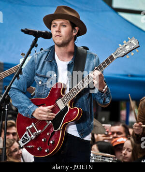 New York City, NY, STATI UNITI D'AMERICA. 29 Maggio, 2017. Niall Horan esegue su NBC's "oggi" mostrano una serie di concerti presso il Rockefeller Plaza. Foto Stock