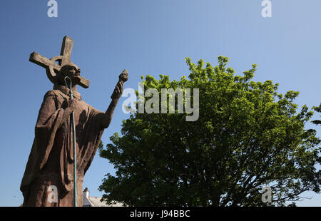 Statua di San Aiden, Lindisfarne, Northumberland, Inghilterra. Foto Stock