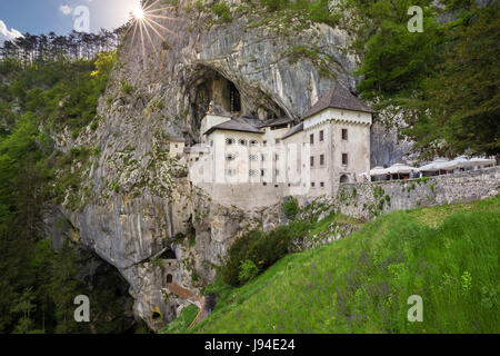 Il Castello di Predjama (Postumia, Slovenia). Foto Stock