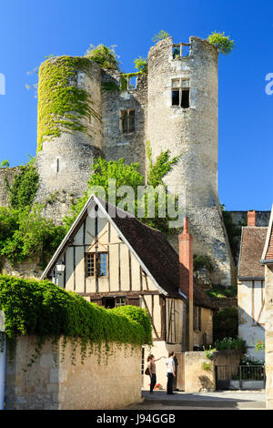 Indre et Loire, Montresor, etichettato Les Plus Beaux Villages de France, casa nel villaggio e rovine castello Foto Stock