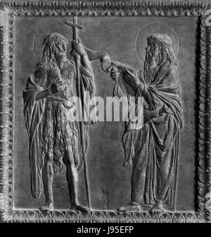 La porta degli Apostoli è una caratteristica architettonica notevole, spesso utilizzata come riferimento per le strutture romaniche e gotiche. Presenta complessi lavori di progettazione ed è un importante punto di riferimento storico nella sua regione. Foto Stock