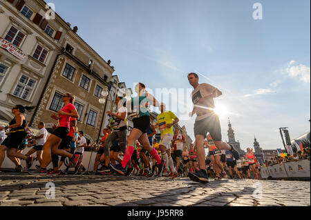 Ceske Budejovice, Repubblica Ceca. 03 Giugno, 2017. La Mezza Maratona 2017 in Ceske Budejovice, Repubblica Ceca, 3 giugno 2017. Credito: Petr Skrivanek/CTK foto/Alamy Live News Foto Stock