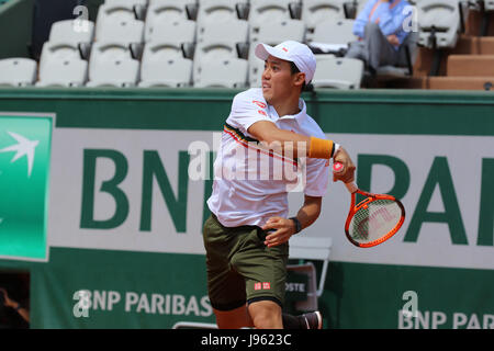 Giapponese giocatore di tennis Kei Nishikori è in azione durante il suo 1/8 partita finale al ATP Open di Francia del Roland Garros Stadium vs spagnolo tennista Fernando Verdasco giu 5, 2017 a Parigi, Francia. Credito: YAN LERVAL/AFLO/Alamy Live News Foto Stock