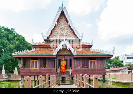 Buddista tailandese a Monaco ho Trai - scritture buddhiste o Tripitaka biblioteca al Wat Mahathat, Yasothon, Thailandia Foto Stock