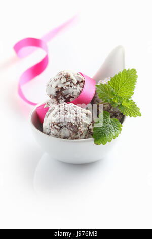 Cibo, aliment, dolce, tartufo, cioccolatini, presente, dolci, isolato, marrone, Foto Stock