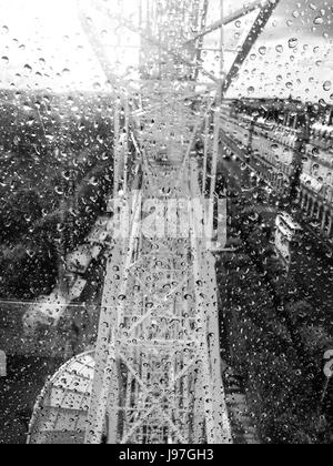Ruota panoramica Ferris vicino al Louvre di Parigi, Francia Foto Stock
