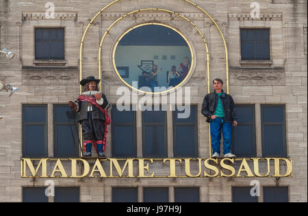 Il segno di Madame Tussaud wax museum di Amsterdam, Paesi Bassi. Foto Stock