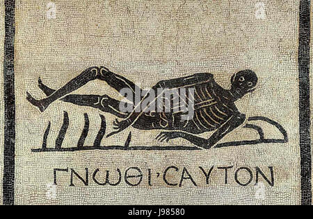 Mosaico romano conosci te stesso Foto Stock
