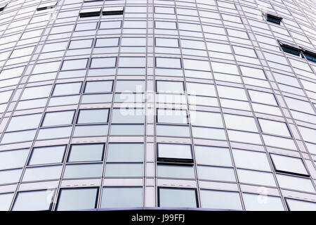 Il 85m Obel multi-storey apartment building, Belfast, Irlanda del Nord, il più alto edificio in Irlanda. Foto Stock