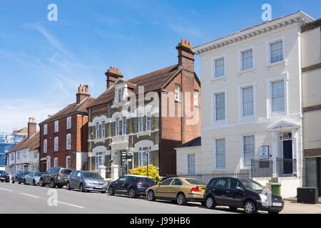 Edifici del periodo a Fareham High Street, Fareham, Hampshire, Inghilterra, Regno Unito Foto Stock