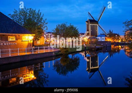 Leiden di notte, città in Paesi Bassi, maggio 2017 Foto Stock