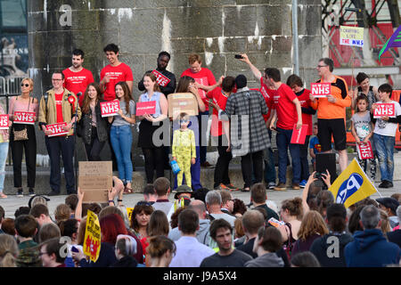 Bristol, Regno Unito. 31 Maggio, 2017. Migliaia fino a trasformato Lloyd's anfiteatro per vedere Jeremy Corbyn solo per trovare fuori all'ultimo minuto non era venuta come egli sta facendo un vivo dibattito sulla TV. Obbligatorio Byline Credit: Robert Timoney/Alamy Live News Foto Stock