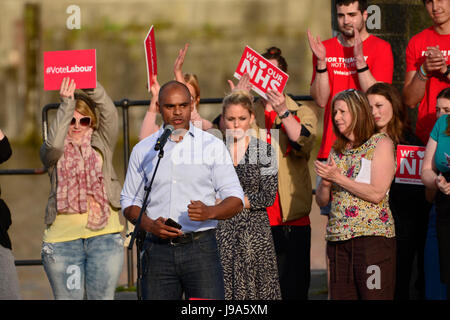 Bristol, Regno Unito. 31 Maggio, 2017. Migliaia fino a trasformato Lloyd's anfiteatro per vedere Jeremy Corbyn solo per trovare fuori all'ultimo minuto non era venuta come egli sta facendo un vivo dibattito sulla TV. Obbligatorio Byline Credit: Robert Timoney/Alamy Live News Foto Stock