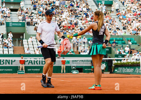 Parigi, Francia, 1 Giugno 2017: Andy Murray è in azione durante il suo secondo round in abbinamento al 2017 Tennis Open di Francia del Roland Garros di Parigi. Credito: Frank Molter/Alamy Live News Foto Stock