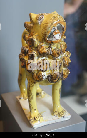 Talavera centrotavola a forma di leone, ceramica Museo Nacional de Artes Decorativas Madrid, Spagna DSC08118 Foto Stock