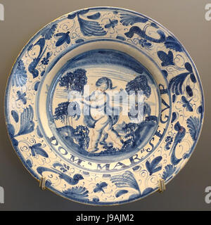 Piastra con Cupido, Teruel, Spagna, XVIII secolo D.C., ceramica Museo Nacional de Artes Decorativas Madrid, Spagna DSC08195 Foto Stock