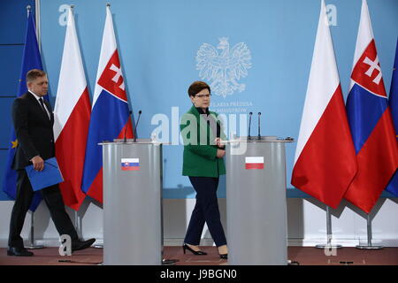 Varsavia, Polonia. 31 Maggio, 2017. Il primo ministro Beata Szydlo e il Primo ministro Robert Fico conferenza in attesa dopo il governo Polish-Slovakian consultazioni. Credito: Jakob Ratz/Pacific Press/Alamy Live News Foto Stock