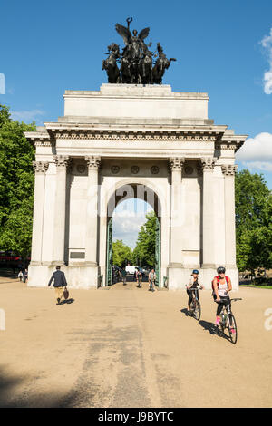 Wellington Arch su Hyde Park Corner - l'entrata originale al Buckingham Palace, London, Regno Unito Foto Stock
