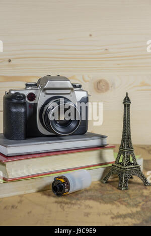 Viaggio Francia fotocamera film viaggi sulla mappa sfondo Foto Stock