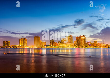 New Orleans, Louisiana, Stati Uniti d'America skyline sul fiume Mississippi. Foto Stock