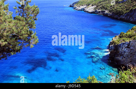 Le scogliere e il mare nei pressi di Capo Skinari Zante Island, Grecia Foto Stock