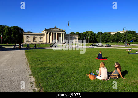 Museo Glyptotheque sulla piazza Koenigsplatz, Monaco di Baviera, Baviera, Baviera, Germania, Europa Foto Stock