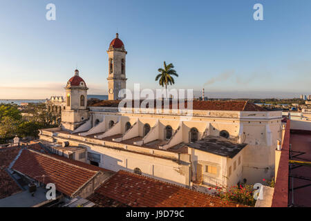 La Catedral de la Purisima Concepcion in Plaza José Marti, Cienfuegos, Sito Patrimonio Mondiale dell'UNESCO, Cuba, West Indies, dei Caraibi Foto Stock