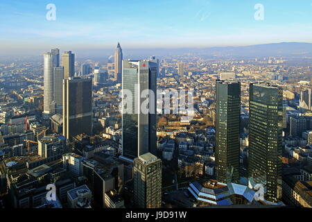 Vista dalla Torre principale al quartiere finanziario, Frankfurt am Main, Hesse, Germania, Europa Foto Stock