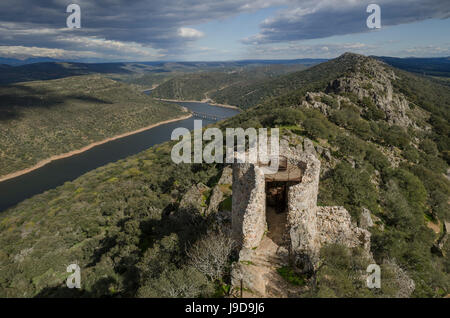 Castillo de Monfrague, Monfrague National Park (Parque Natural de Monfrague), Caceres, Estremadura, Spagna, Europa Foto Stock